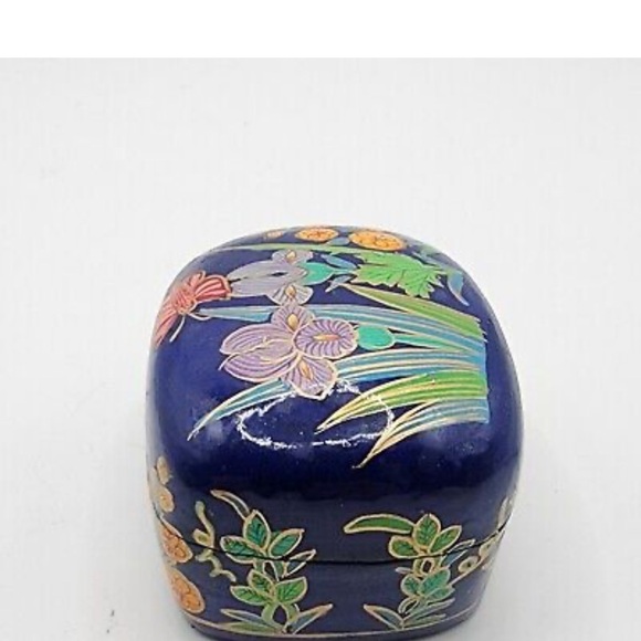 Vintage Paper Mache Black Lacquer Floral Hand Painted Trinket Jewelry St… - Picture 3 of 7